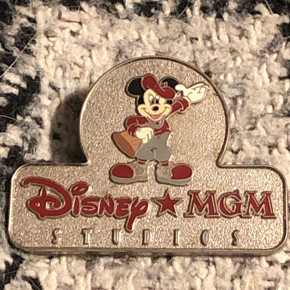 Disney pin. Mickey Mouse at MGM studios.